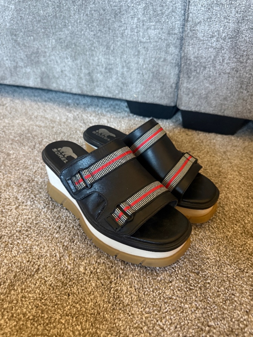 Black heeled platform sorrel sandals, size 8